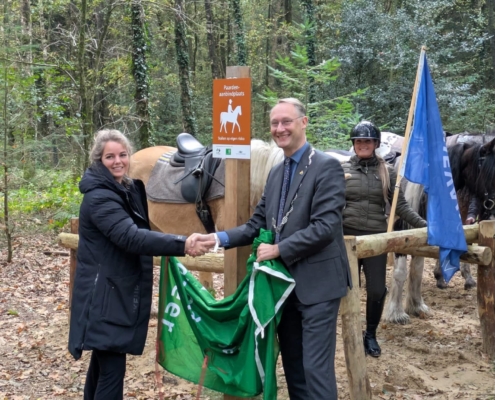 Stichting Paardenroutes Drenthe opening aanbindplaats Poolshoogte