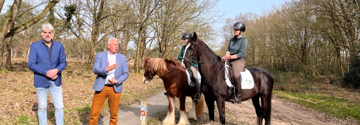 Opening ruiter- en menroute Holtingerveld